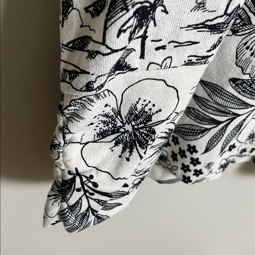 NWT CJ Banks 1X Floral Short Sleeve Top - Picture 4 of 7